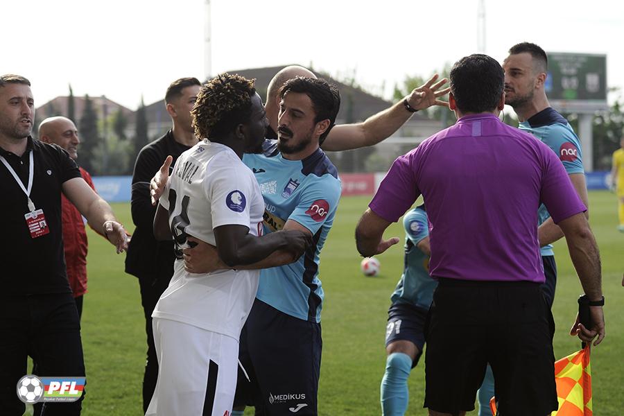 "Neftçi"nin oyunçusu aranı bir-birinə qatdı – VİDEO+FOTOREPORTAJ