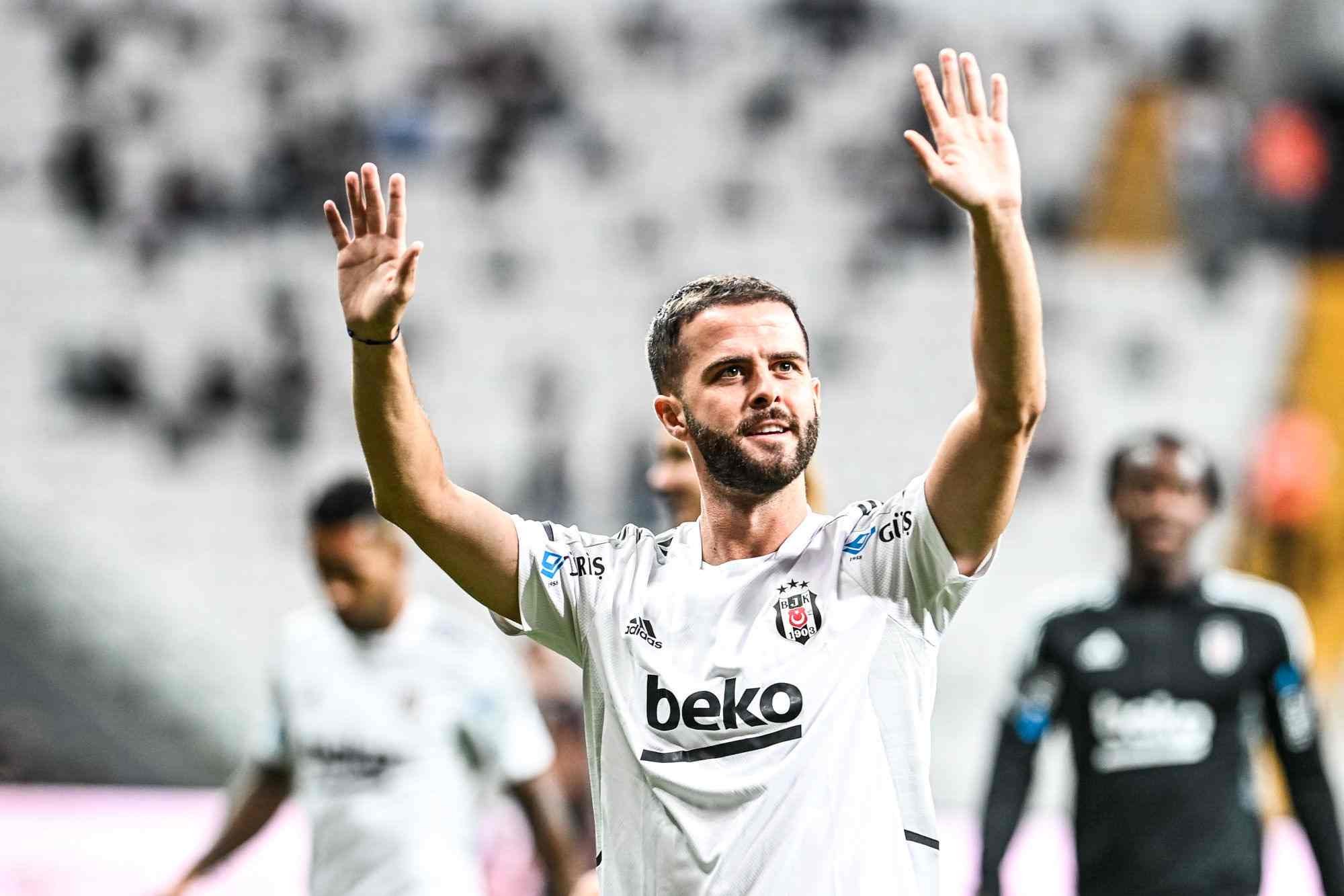 "Beşiktaş"da oynayan "Barselona"lını istəyir -