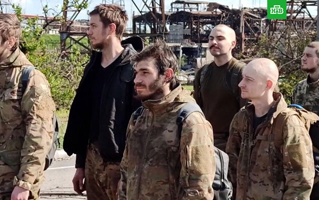 “Azov” döyüşçülərinin ruslara təslim olma anı - VİDEO