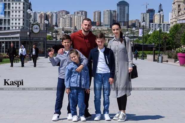 Təməli futbol sayəsində atılan AİLƏ: “Ah qadınlar, qadınlar" - FOTOREPORTAJ