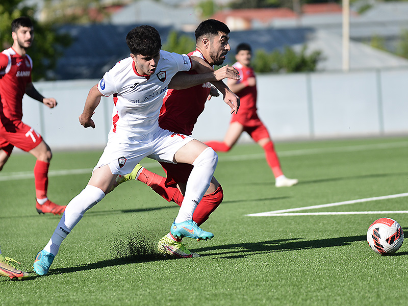 Azərbaycanda kapitana 70 min manat ödədilər