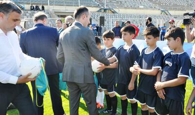 Bakıdan gəldilər, Gəncədə futbol festivalında hədiyyə payladılar -