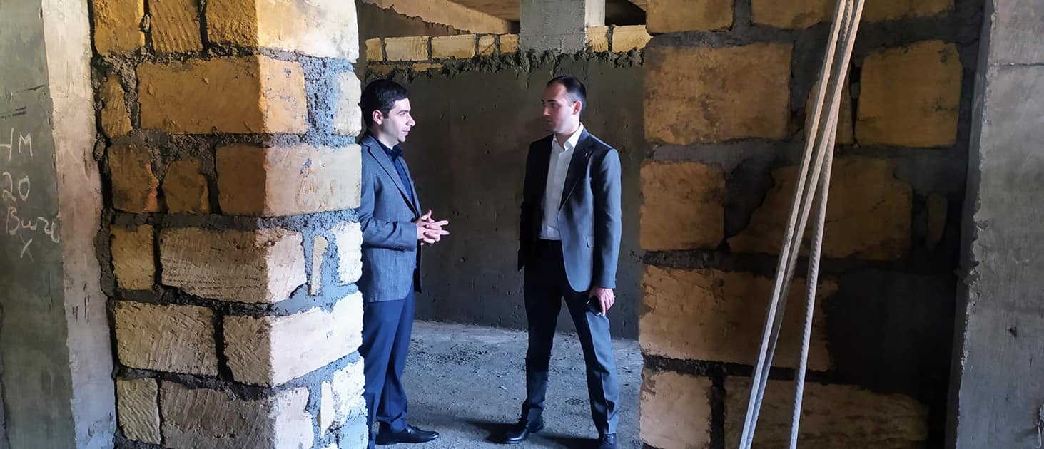 Yeni baş katib De Byazini millidən uzaqlaşdırmaq istəyir