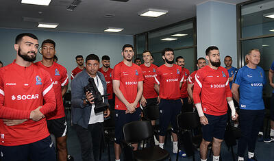 Rövnəq Abdullayev millinin futbolçuları ilə söhbətdə dedi ki…