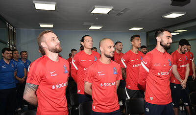 Rövnəq Abdullayev millinin futbolçuları ilə söhbətdə dedi ki…