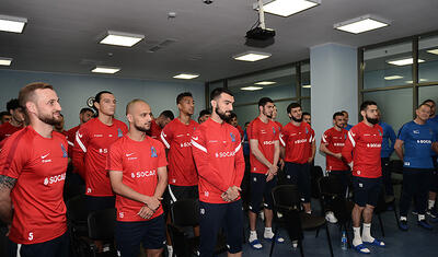 Rövnəq Abdullayev millinin futbolçuları ilə söhbətdə dedi ki…