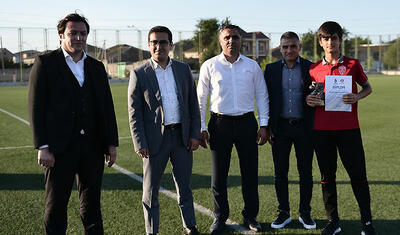 “Sabah” və ”Qarabağ”a görə yüzlərlə insan bura axışdı –