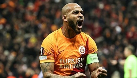 "Qalatasaray"a 15 milyon təklif edir - Braziliyalı üçün