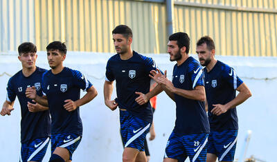 “Sabah”ın futbolçuları Namiq Ələsgərovla bu cür zarafatlaşdı -