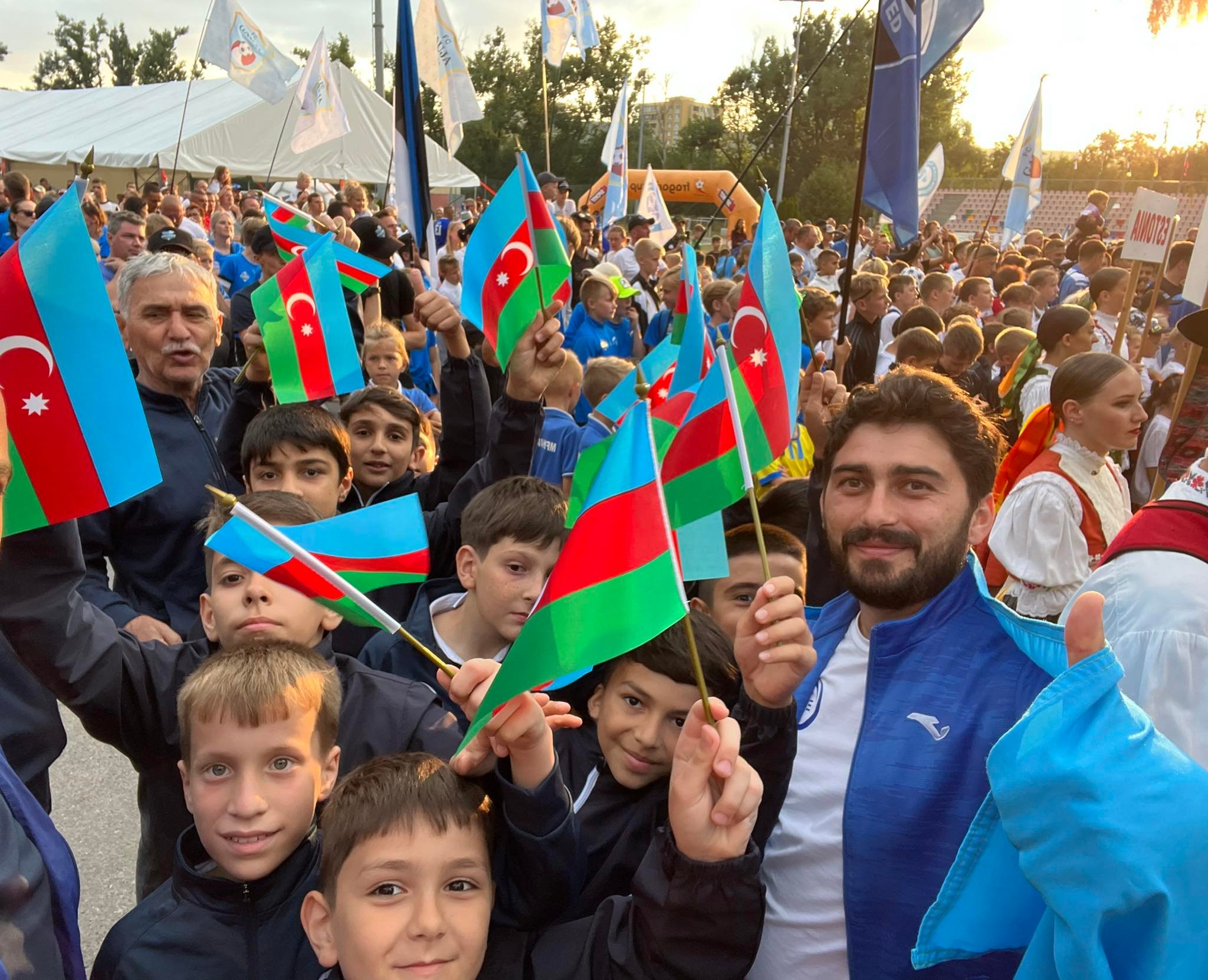 Azərbaycan klubu bu ölkədə böyük marağa səbəb.oldu - FOTOLAR