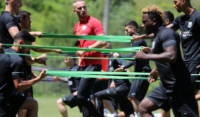 Regekampf "Neftçi"də nəyə diqqət yetirir? -