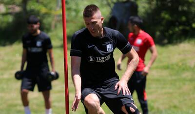 Regekampf "Neftçi"də nəyə diqqət yetirir? -