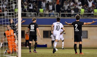 "Qarabağ"ın bir gözü güldü, bir gözü…
