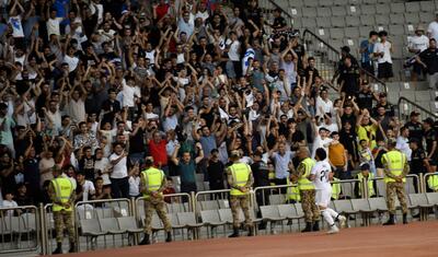 "Qarabağ"ın bir gözü güldü, bir gözü…