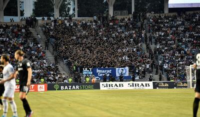 "Qarabağ"ın bir gözü güldü, bir gözü…