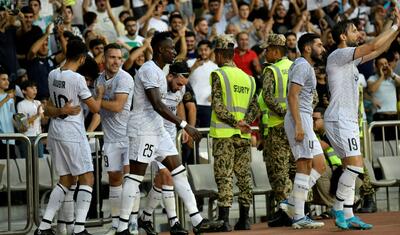 "Qarabağ"ın bir gözü güldü, bir gözü…