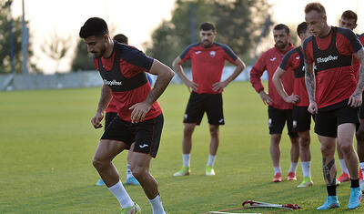 Əyalət klubunun prezidenti futbolçuları tək buraxmadı -