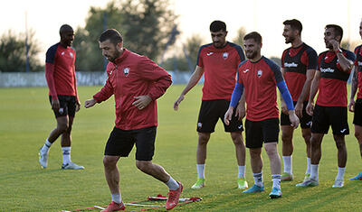 Əyalət klubunun prezidenti futbolçuları tək buraxmadı -