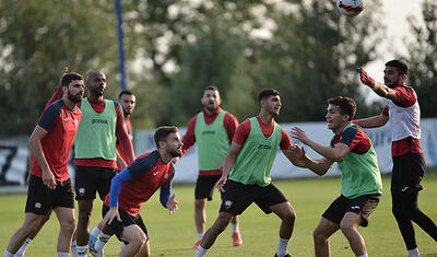 Əyalət klubunun prezidenti futbolçuları tək buraxmadı -