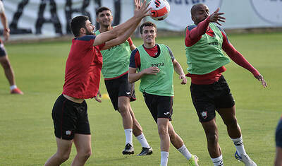 Əyalət klubunun prezidenti futbolçuları tək buraxmadı -