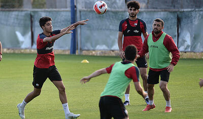 Əyalət klubunun prezidenti futbolçuları tək buraxmadı -