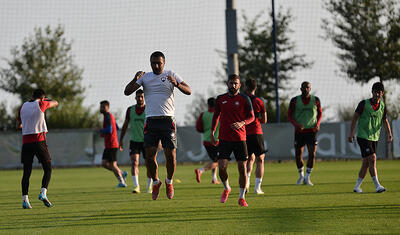 Əyalət klubunun prezidenti futbolçuları tək buraxmadı -