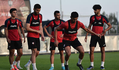Əyalət klubunun prezidenti futbolçuları tək buraxmadı -
