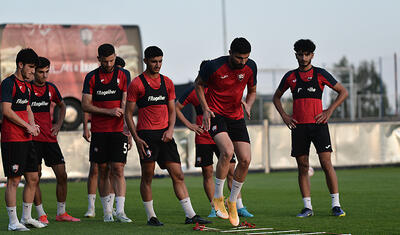 Əyalət klubunun prezidenti futbolçuları tək buraxmadı -