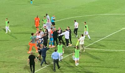 Bakıda "Neftçi"nin futbolçularının üstünə hücum çəkdilər -