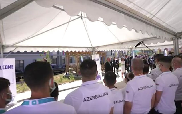 İlham Əliyev və Mehriban Əliyeva İslamiadada idmançılarla görüşdü - VİDEO