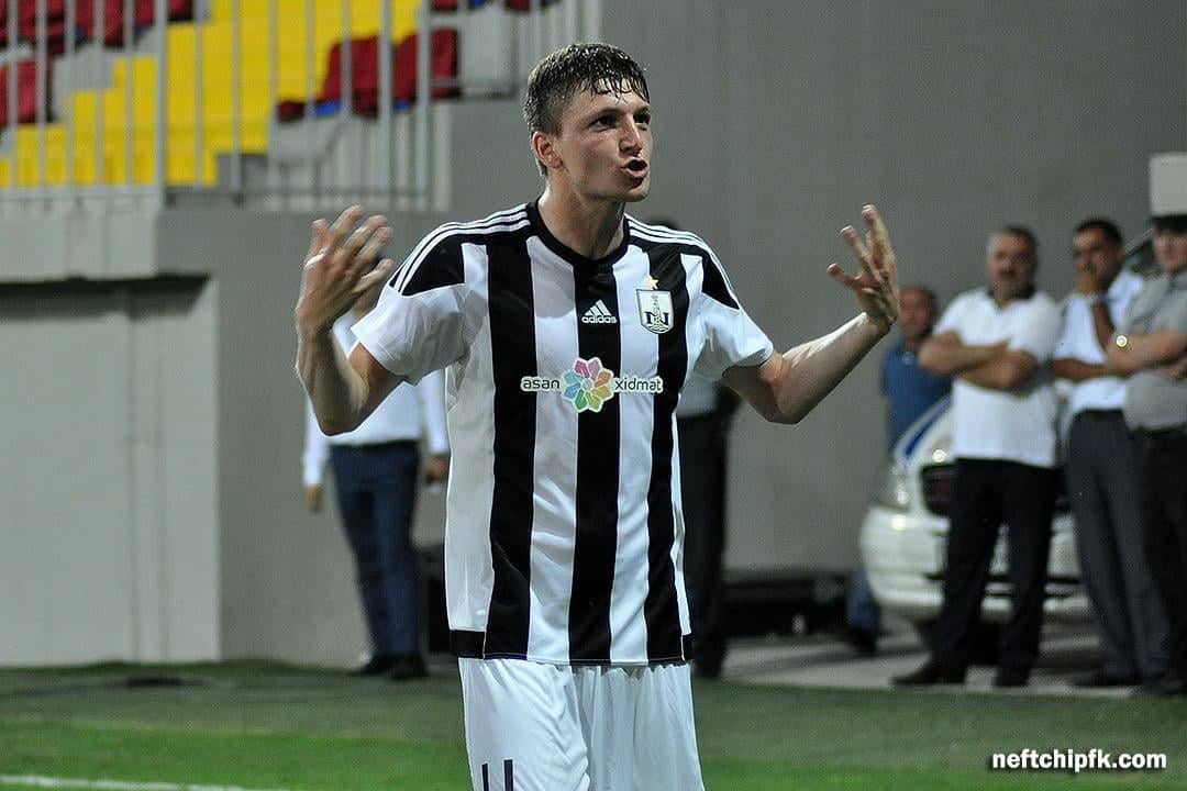 Sabiq hücumçusu “Neftçi”nin yeni transferlərini ələ saldı