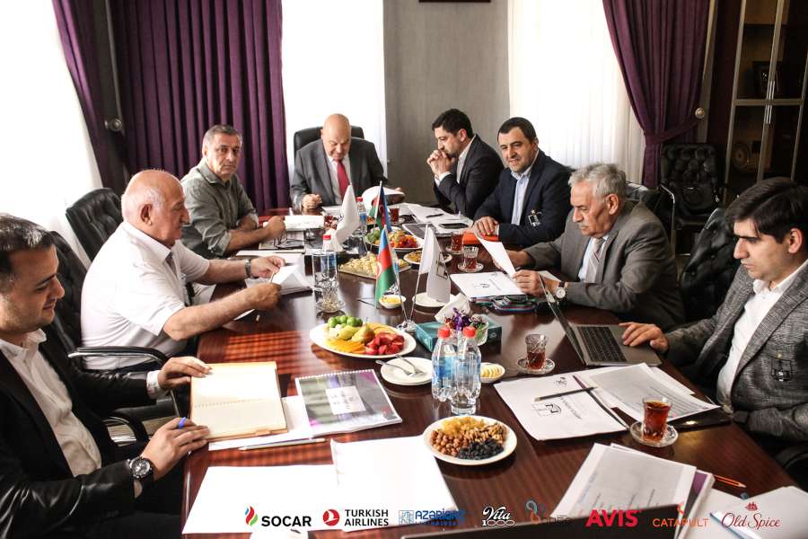 "Neftçi" rəhbərliyi onu sevənləri necə aldadır? - "Peşəkar" siyasətin "uğurlu" nəticəsi...