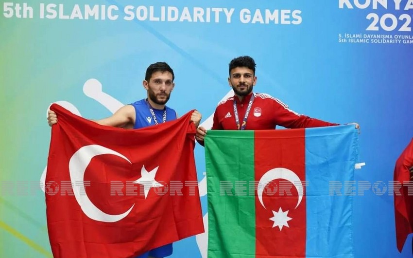 MARAQLI JEST: Azərbaycan və Türkiyə təmsilçiləri bayraqları dəyişdi - FOTOLAR
