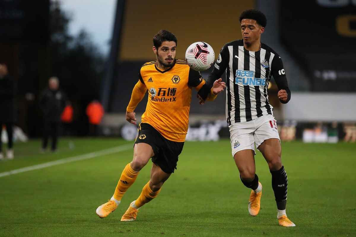 İki futbolçu ilə danışıqlara başladı -