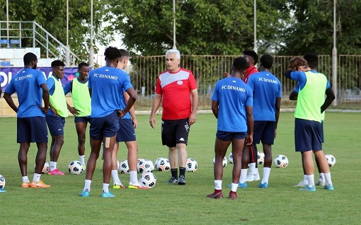 Ölkə xaricində çalışan məşqçimiz azərbaycanlı futbolçular üçün hərəkətə keçdi