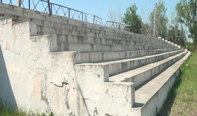 Heç kimin yadına düşməyən, baxımsız vəziyyətdə olan rayon stadionundan
