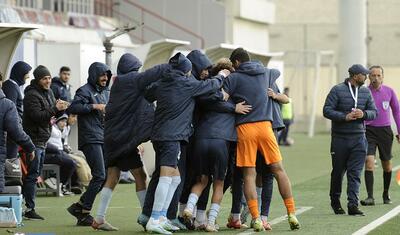 Gənc qız tribunada göründü, uğur “Neftçi”nin oldu, millinin sabiq hücumçusu yenə…