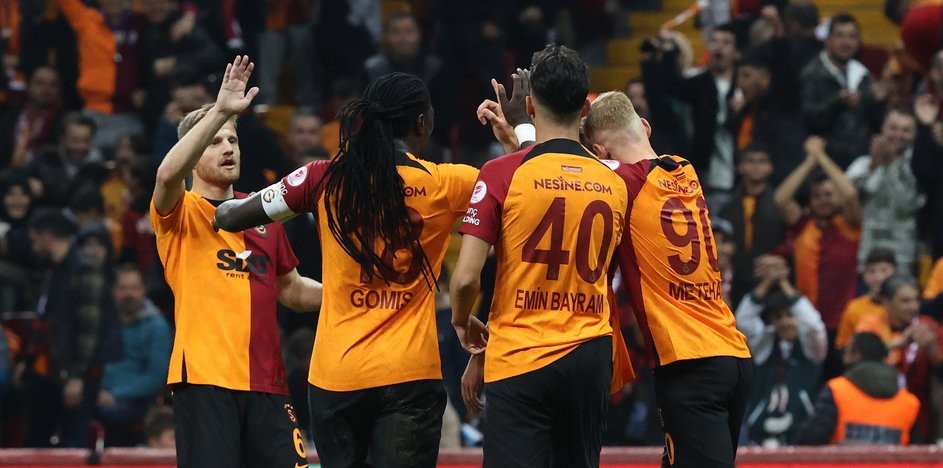 "Qalatasaray" üçüncü liqa komandası ilə.. VİDEO