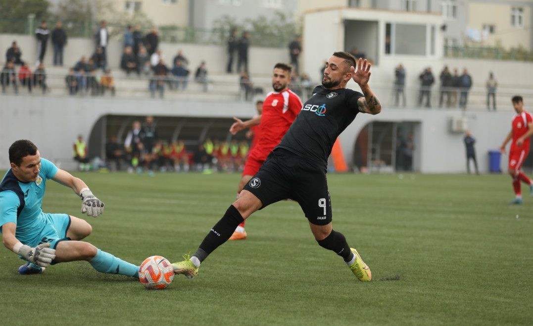 Ən çox tənqid edilən hücumçudan "Neftçi"yə XƏBƏRDARLIQ!