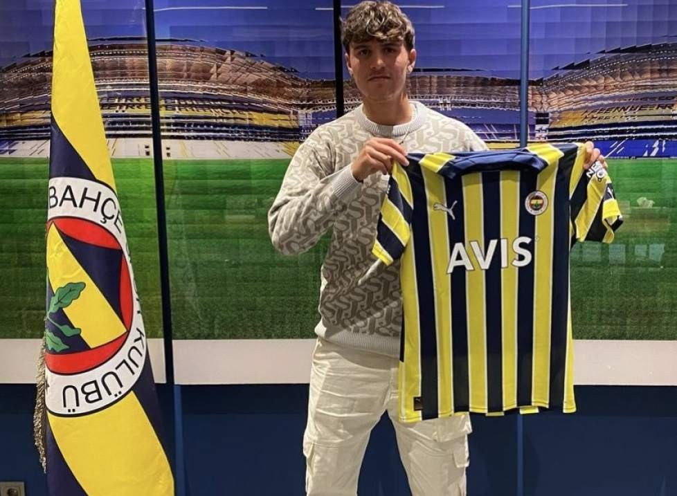 Almaniyadan 18 yaşlı futbolçu transfer etdi -
