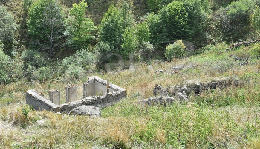 Ermənilərin viran qoyduğu Kəlbəcərin Armudlu kəndindən FOTOREPORTAJ