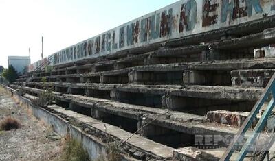 Rayonun mərkəzi stadionunda oturacaqlar dağılıb, yardımçı bina talan edilib -