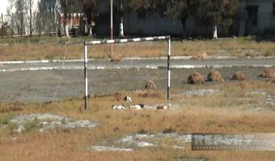 Rayonun mərkəzi stadionunda oturacaqlar dağılıb, yardımçı bina talan edilib -