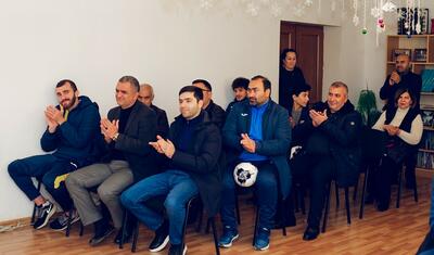 "Kəpəz" uşaq evini ziyarət etdi, rəhbər onlarla futbol oynadı -