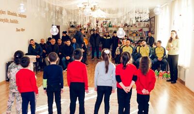 "Kəpəz" uşaq evini ziyarət etdi, rəhbər onlarla futbol oynadı -
