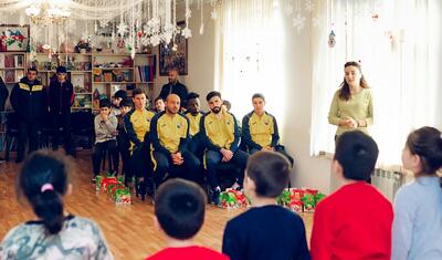 "Kəpəz" uşaq evini ziyarət etdi, rəhbər onlarla futbol oynadı -