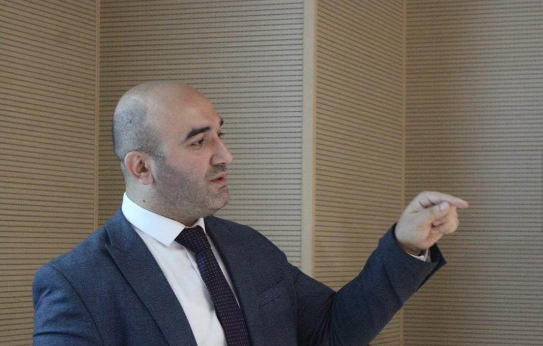 "Belə bir qurum nəyə lazımdır? Bu cəfəngiyatlara son qoyulmalıdır" - NARAZI ŞƏXS