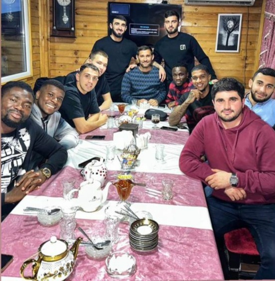 "Sumqayıt"da keflər yerində - Məclis qurub, görün, nə paylaşdılar - FOTO FAKT