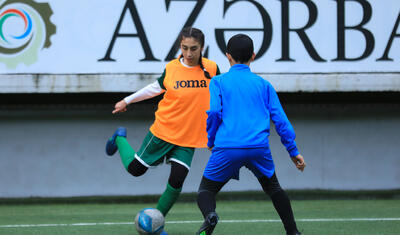 “Xırdalan”lı qız futbolçular “Sabah”ın qonağı oldu -