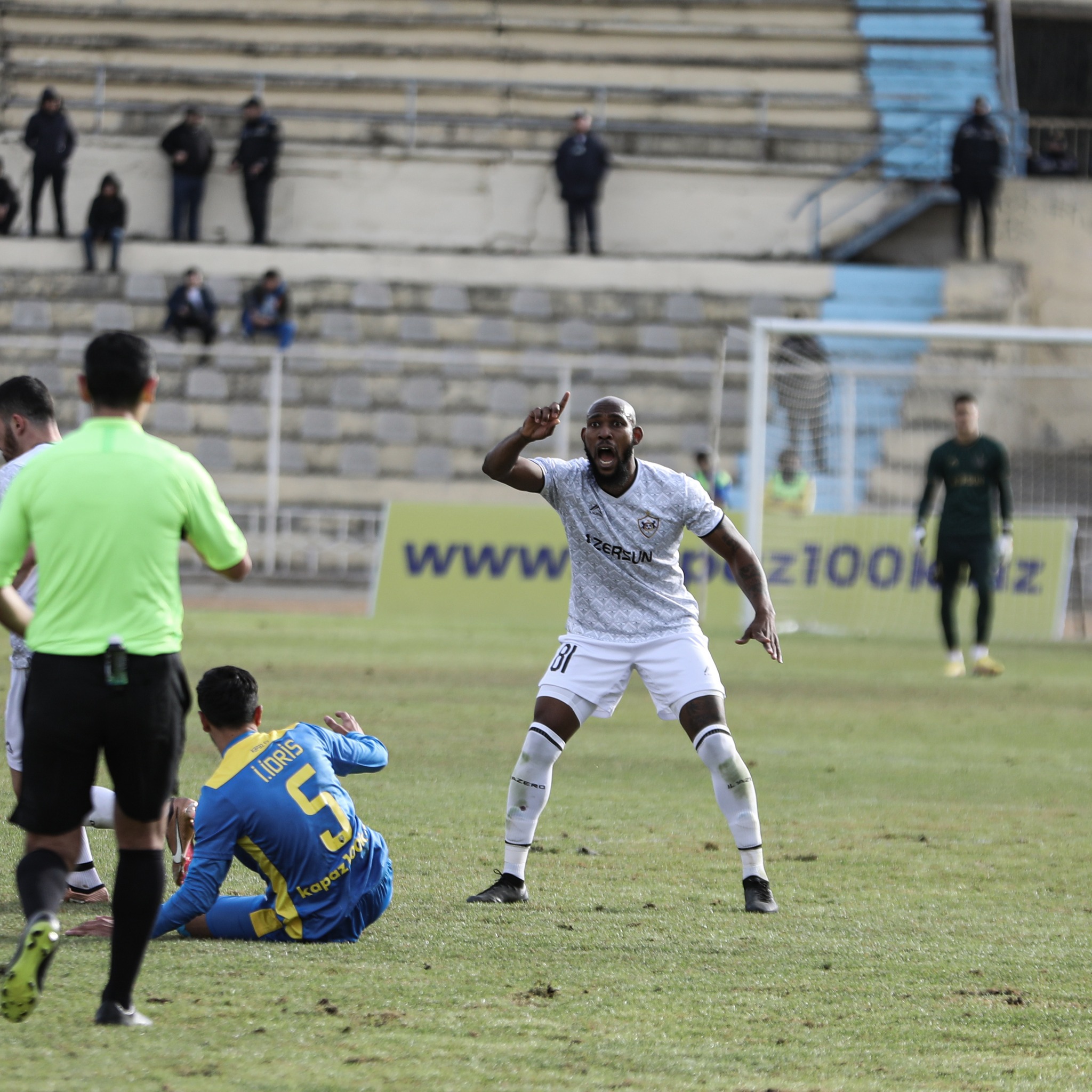 "Qarabağ"a "dur" dedilər - GƏNCƏDƏN FOTOREPORTAJ